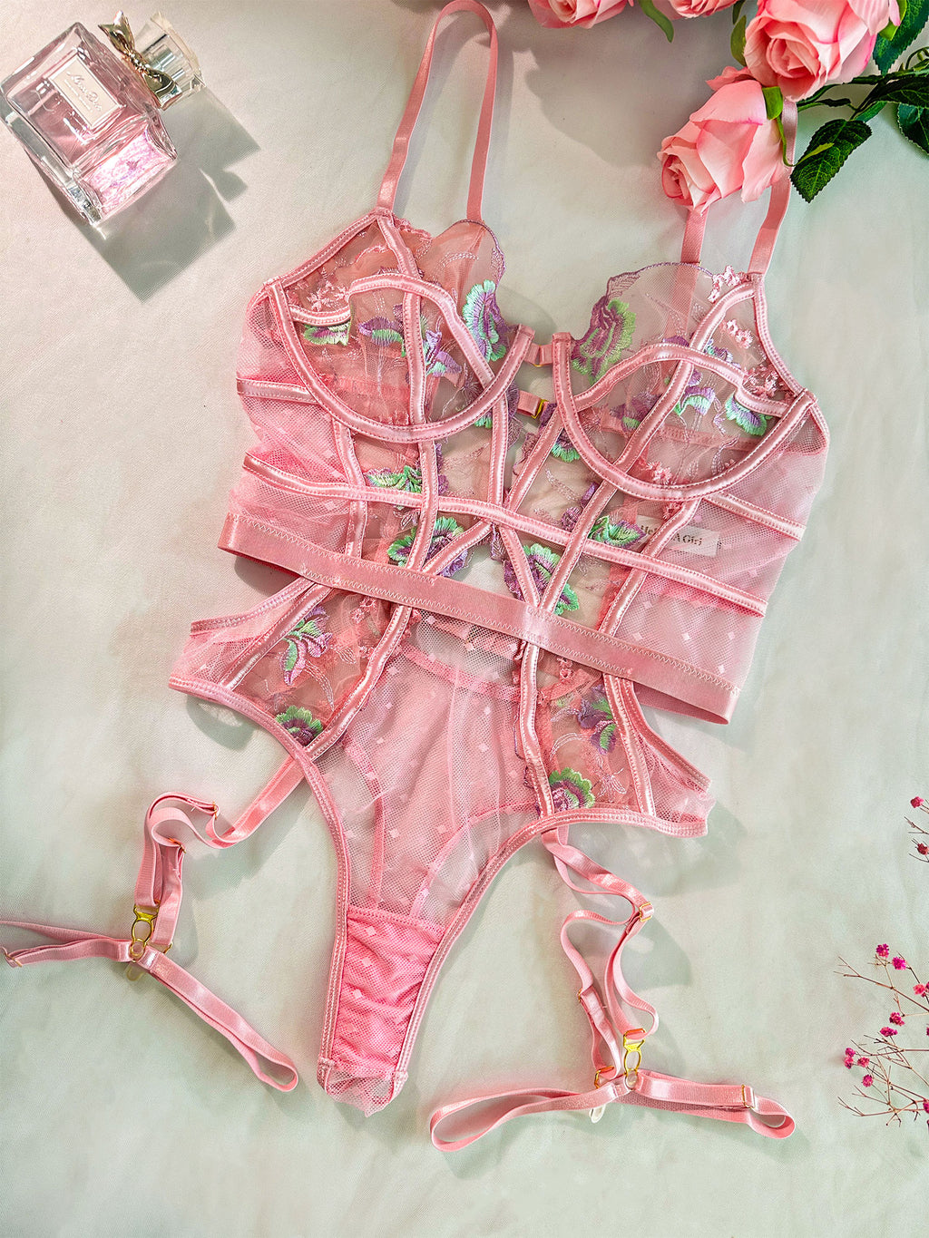 Body rose deluxe brodé de fleurs